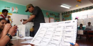 Parlamentarios y exlegisladores del Congreso disuelto no pueden postular el 2021