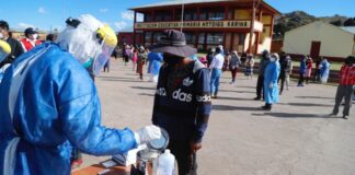 Puno: Denuncian que enfermeros de más de 60 años son obligados a trabajar, pese a ser población en riesgo