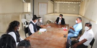 Alcalde Darwin García informa a dirigentes vecinales sobre reactivación de proyectos en el distrito.