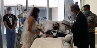 Novia le da el sí a joven contagiado con Covid-19 y que está grave en cama UCI