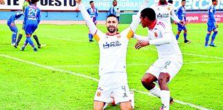 Los albos vencen 2-0 a Manucci