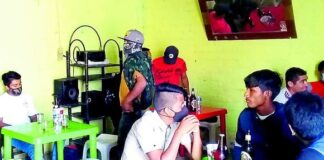 Detienen a 27 personas cuando libaban licor en un bar clandestino