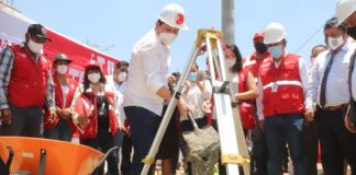 Gobernador da inicio a obra de reconstrucción en Distrito de La Arena