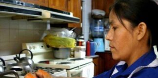 Trabajadoras del hogar recibirán sueldo mínimo y gratificación tras promulgación de ley