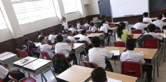 El retorno a la educación presencial en los colegios no será obligatorio, precisa el ministro de Educación