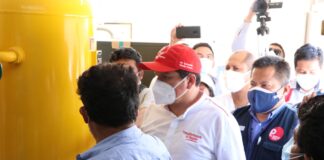Gobernador regional pone en funcionamiento planta de oxígeno del hospital santa rosa