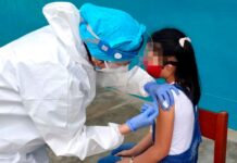 Vacunación a menores de 5 a 11 años: ¿qué efectos pueden tener tras la aplicación de las dosis y cómo tratarlos?