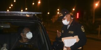 Prioridad del Gobierno frente a la COVID-19 debe ser la vacunación y no las restricciones a la movilidad