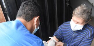 Brigadas recorren más de 25 000 casas para detectar dengue y brindar tratamiento oportuno