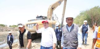 Gobernador supervisa trabajos de descolmatación del dren 1308