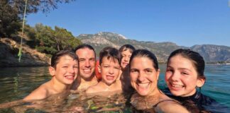 La familia que está recorriendo el mundo antes de que sus hijos se queden ciegos