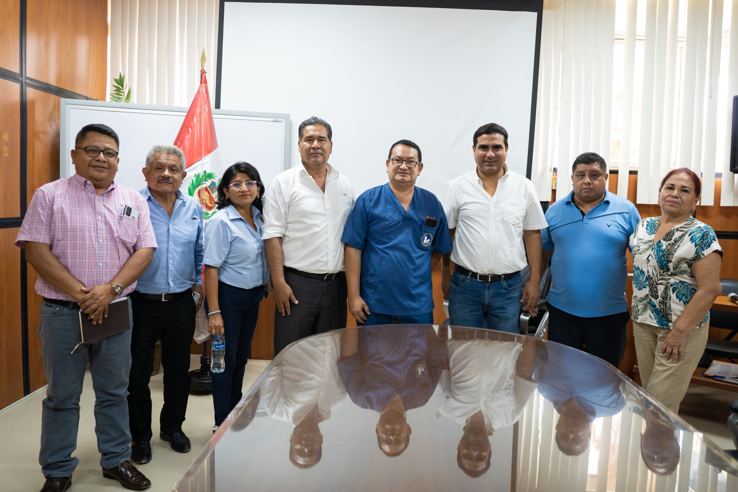 Gobernador respalda acciones a favor de trabajadores de Sub Región de Salud Luciano Castillo