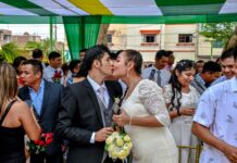 ¡Todo un récord! 118 parejas se casan en matrimonio masivo en Castilla