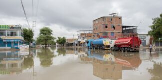 Autoridad distrital continúa con los trabajos de evacuación de aguas en la zona denominada las cinco esquinas