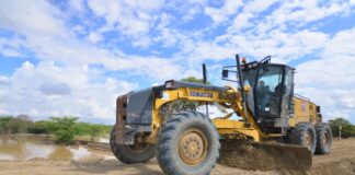 Municipalidad Provincial de Piura destina maquinaria para reforzar defensas ribereñas en Viduque