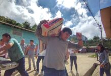 Empresa privada dona toneladas de alimentos para más de 500 damnificados