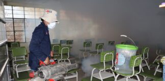 Gore Piura fumiga colegios del Medio Piura para prevención del dengue