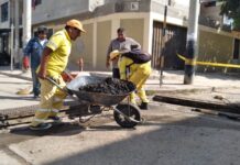 Municipalidad Provincial de Piura retira lodo de rejilla del barrio Buenos Aires