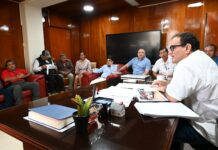Alcalde Gabriel Madrid atiende las demandas de la empresa de transportes «El Piuranito»