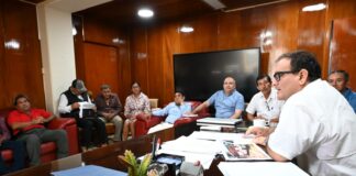 Alcalde Gabriel Madrid atiende las demandas de la empresa de transportes «El Piuranito»