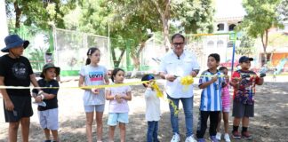 Alcalde de Piura inaugura juegos para niños en el parque Nuestra Señora del Rosario de la Urb. Monterrico
