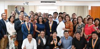 Alcalde Gabriel Madrid entregó reconocimiento a trabajadores municipales por su día