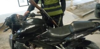 Serenos y PNP recuperan motocicleta con placa clonada tras persecución por carretera a Chulucanas