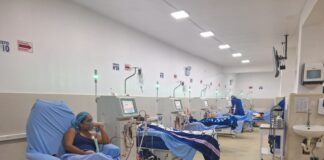 Gerente de EsSalud Piura se reúne con gerentes de clínicas que brindan tratamiento de hemodiálisis y garantizan continuidad de servicio
