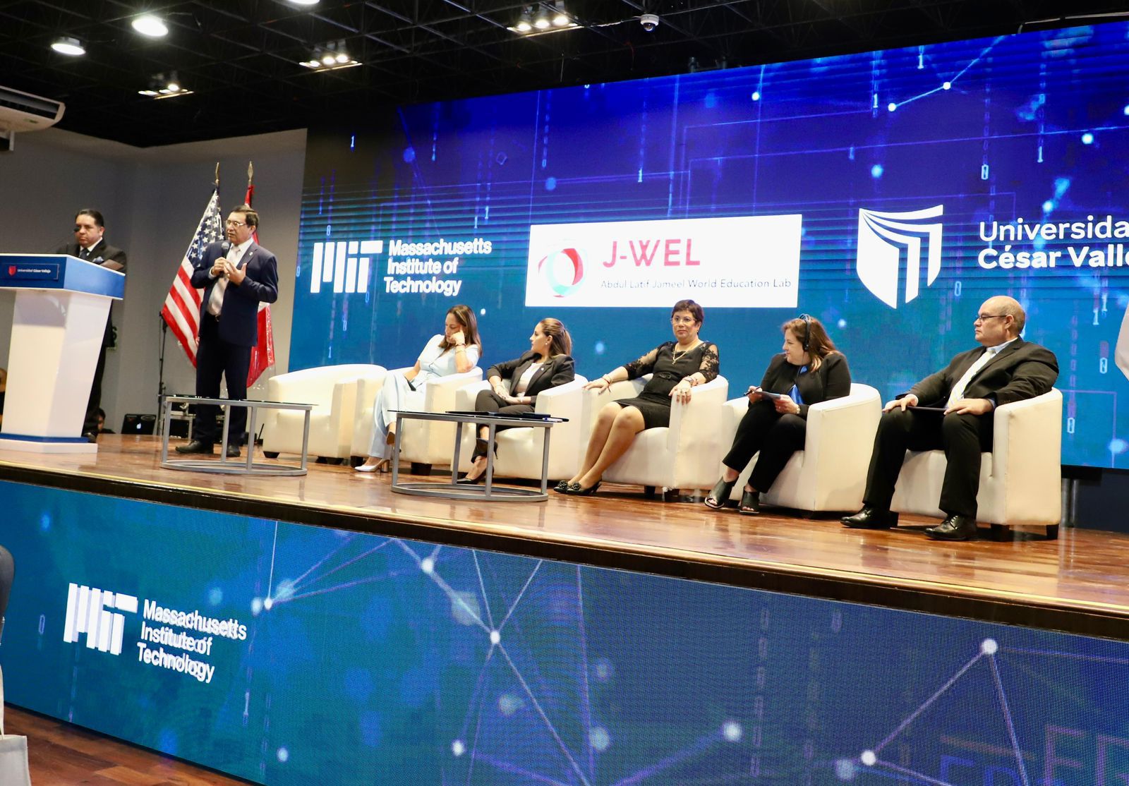 MIT, el gigante educativo, llega para impulsar una mentalidad emprendedora en la UCV