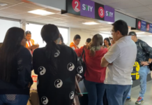 Sky Airlines deja varados a cientos de pasajeros