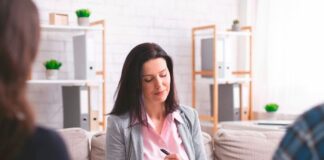 Psicólogos o psiquiatras: ¿quién debe realizar el diagnóstico de los trastornos mentales?