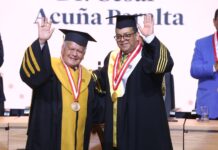 César Acuña recibió máxima distinción de la Universidad Señor de Sipán