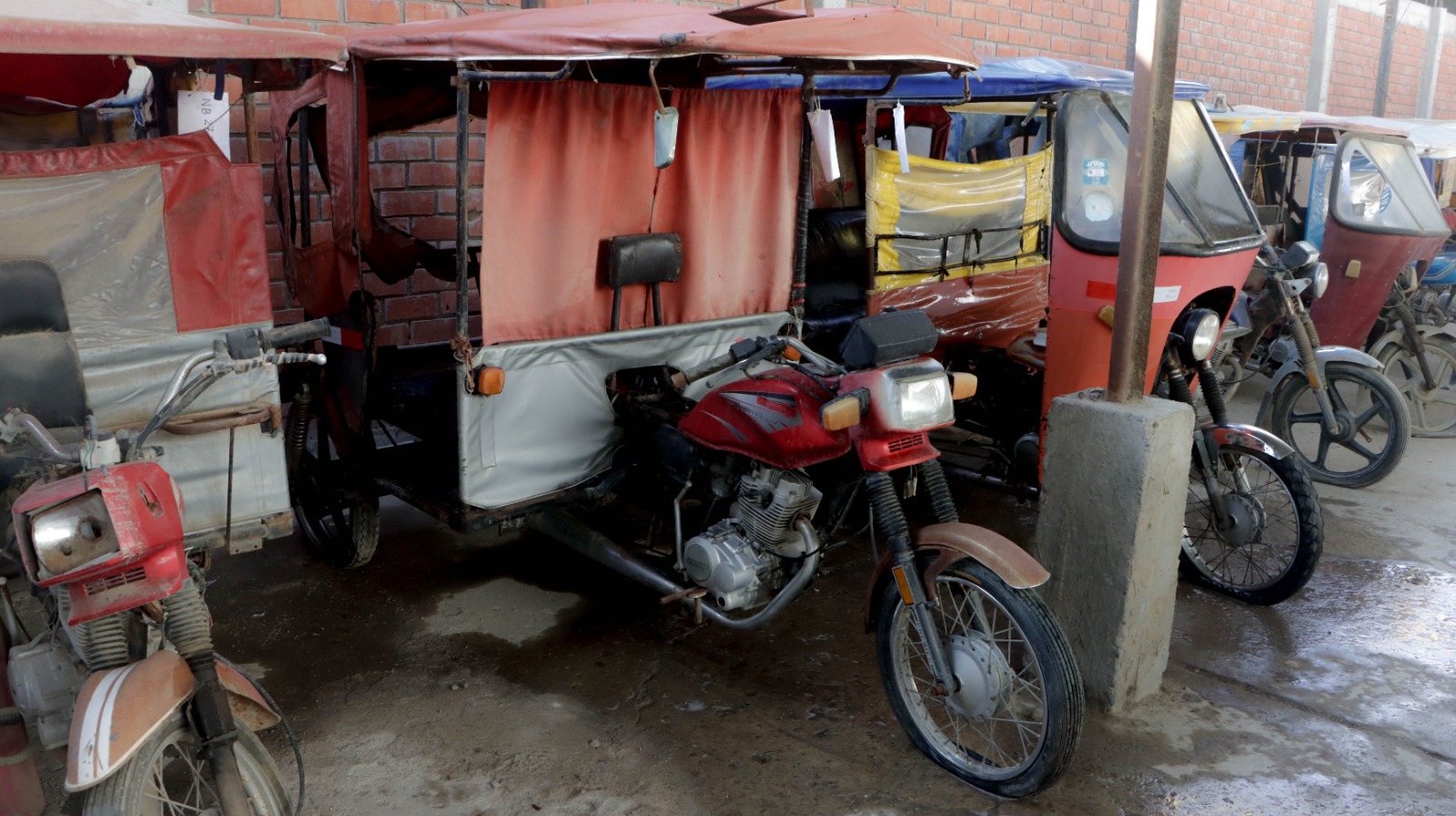 El SAT Piura convoca a remate público 33 vehículos entre autos, motos y mototaxis