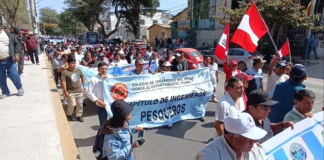 Protesta de pescadores contra la pesca ilegal de barcos chinos