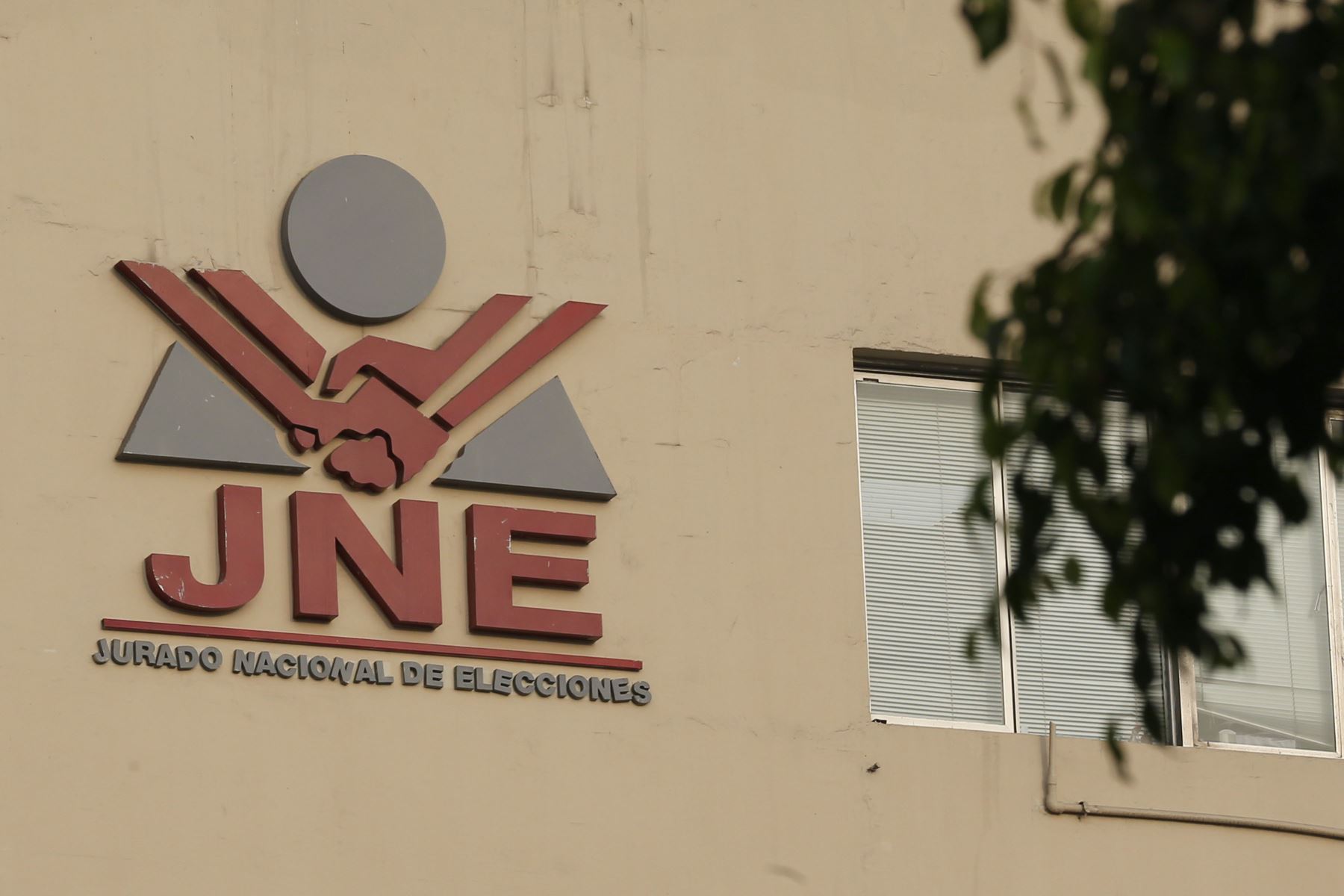 JNE propone suspender a partidos políticos que no retiren a fundadores sentenciados por corrupción