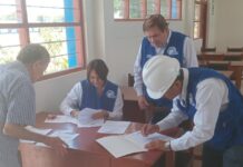 Firman acta de entrega de terreno para mejoramiento del instituto Ricardo Ramos Plata de Sechura
