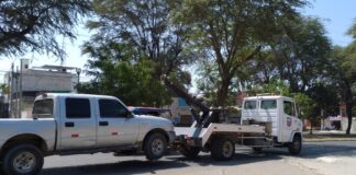 Quince vehículos al depósito por deudas con el SAT Piura