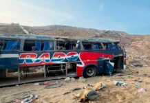 Talara: Tres muertos y varios heridos tras despiste de bus El Dorado