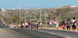 Piura: Cientos de peregrinos caminan hacia Paita para venerar a la Virgen de Las Mercedes