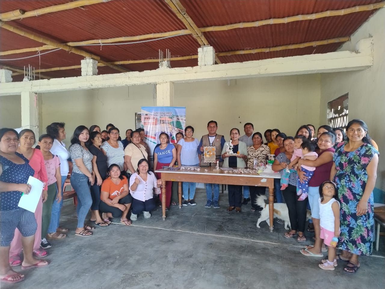30 mujeres de Bellavista iniciaron talleres de artesanía marina para crear sus propios emprendimientos