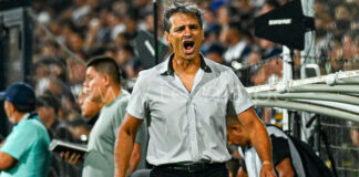 Fabián Bustos dejó de ser entrenador de Universitario de Deportes