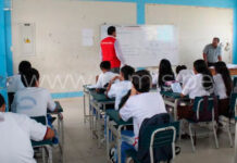 Alumnos de Suyo sin clases por falta de más de 30 docentes