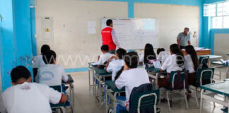 Alumnos de Suyo sin clases por falta de más de 30 docentes