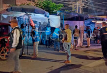 Comerciantes informales se resisten a operativo de ordenamiento en complejo de mercados