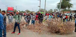 Piura: Vecinos bloquean carretera en Terela tras muerte de una pobladora atropellada