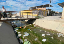 Vecinos de Villa Perú Canadá denuncian constantes colapsos de desagüe y temen por su salud