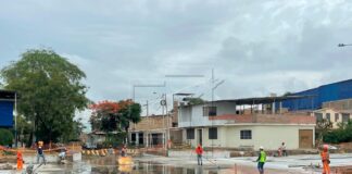 Piura: Lluvia deja aniegos en cruce de avenidas Sullana y Don Bosco