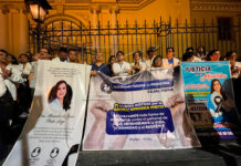 Médicos de distintas regiones del país realizaron vigilia en memoria de la Dra. Minosska Pinto Lazo