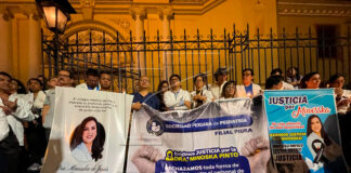 Médicos de distintas regiones del país realizaron vigilia en memoria de la Dra. Minosska Pinto Lazo
