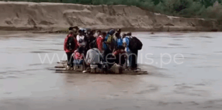 Trabajadores arriesgan su vida para regresar a casa en Tambogrande